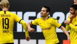 Borussia Dortmund players celebrate vs Schalke in Bundesliga