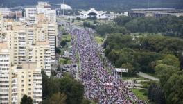 Belarusian opposition protestors marching toward the presidential palace, Minsk, September 6, 2020