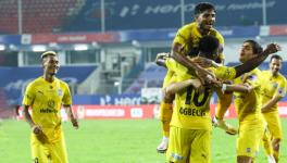 Mumbai City players against Bengaluru FC