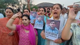 Kashmiri pandits protest against the recent killing Of Kashmiri pandit Rahul Bhat