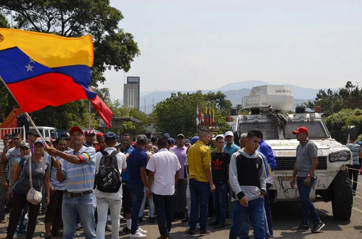 Chavistas Celebrate the People’s Victory after 15 hours of Conflict on the Colombian Border