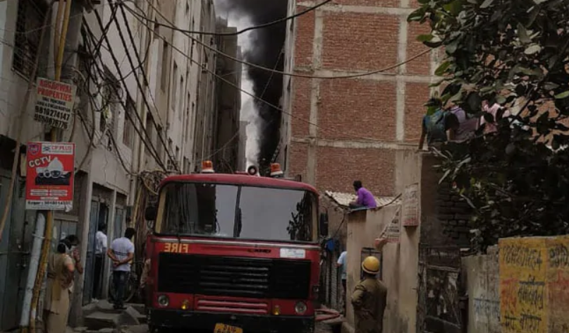 Major Fire Breaks Out at Rubber factory in Delhi