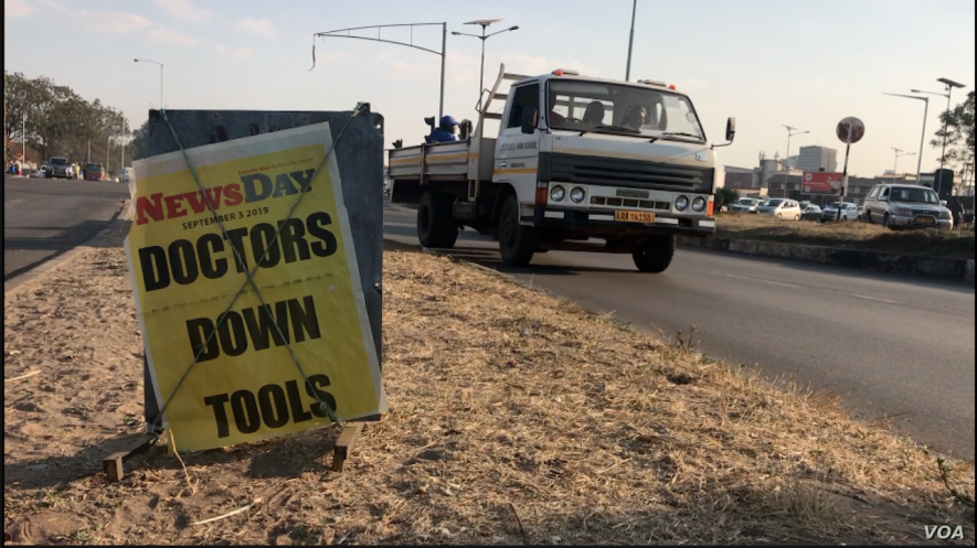 Poster in Harare about the doctors' strike. Photo: Voa