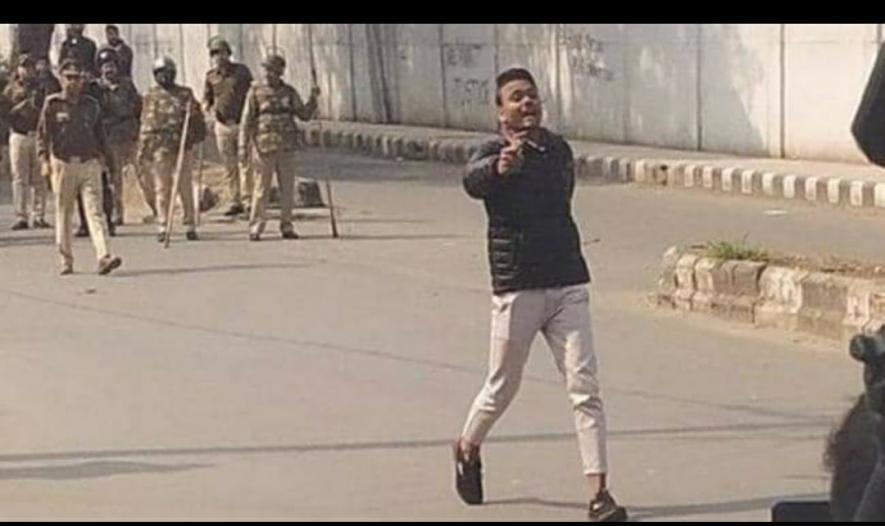 Student Injured as Man Fires at Protesting Jamia Students, Shouts ‘Yeh Lo Azaadi’