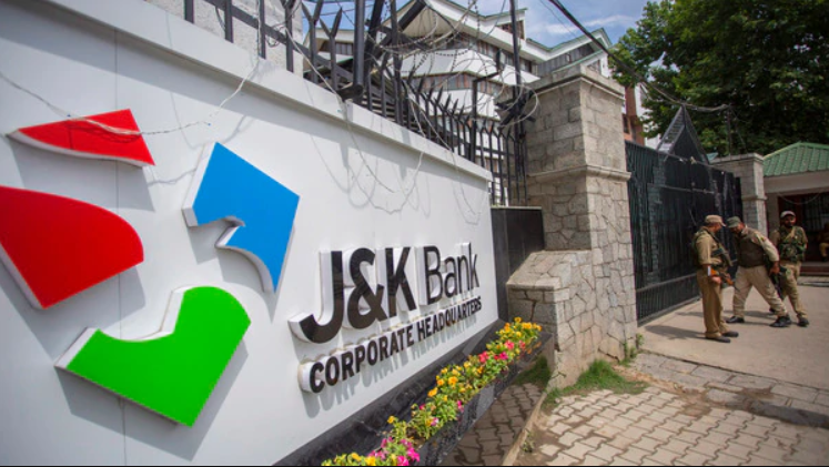 ‘Betrayed’ by J&K Bank, Khidmat