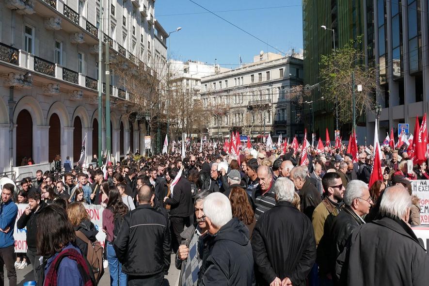 Greek workers protest against privatisation of social security