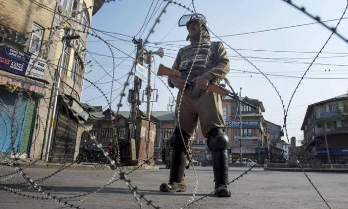 Kashmir: Govt Smothers Internet Bandwidth