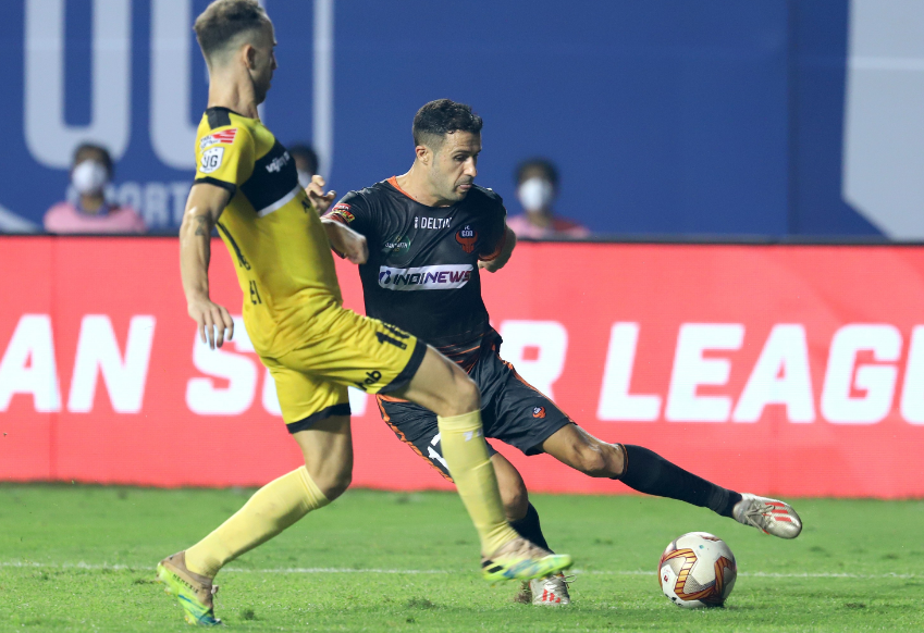 Igor Angulo of FC Goa sores against Hyderabad FC