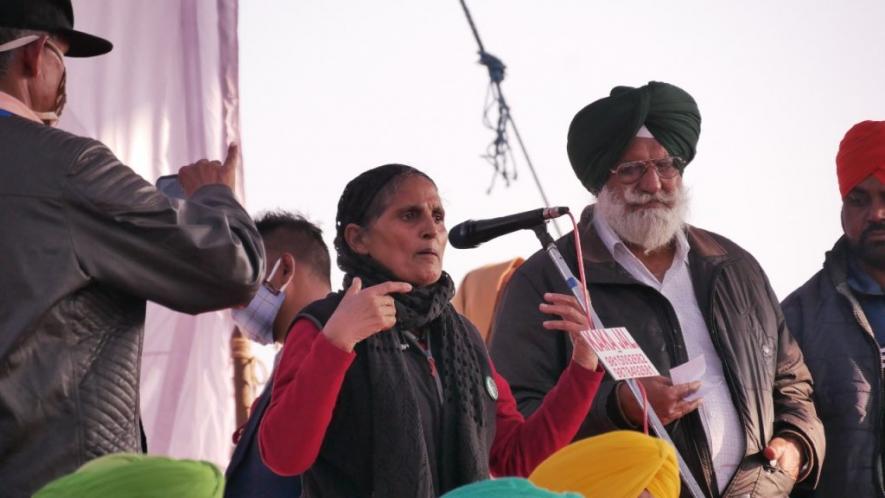 Another prominent woman farm leader Jasbir Kaur at the stage of Sanjha morcha at Tikri border.