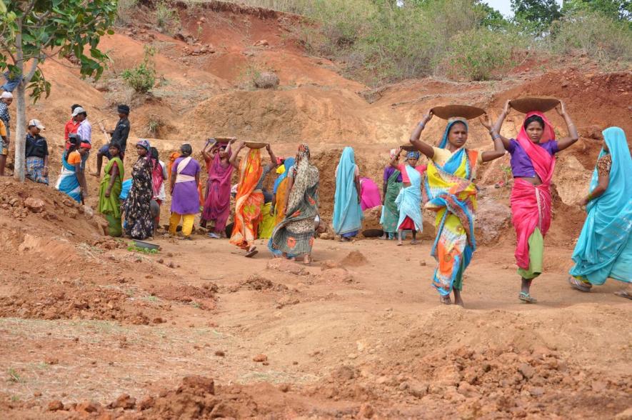 UP: Reverse Migration of Workers Begin After Failing to Find Work Under MGNREGA