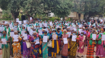 Photo: Hundreds of farmers and residents gathered at the Coimbatore district collector’s office against the industrial park.