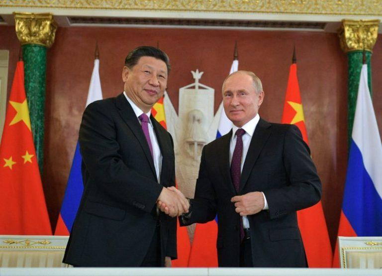 Russian President Vladimir Putin (R) and Chinese President Xi Jinping after their talks, Kremlin, Moscow, June 5, 2019.