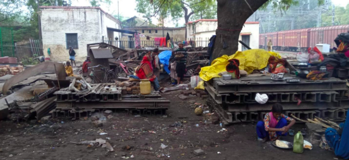 Families living at the construction site near Kashi station