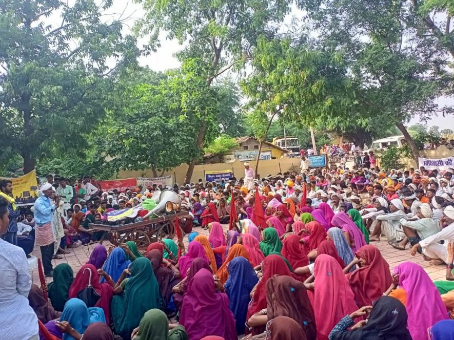 A 3-day nationwide campaign namely, "Kaam Do Abhiyan" was launched on Wednesday. Pic from Madhya Pradesh. Courtesy - NREGA Sangharsh Morcha