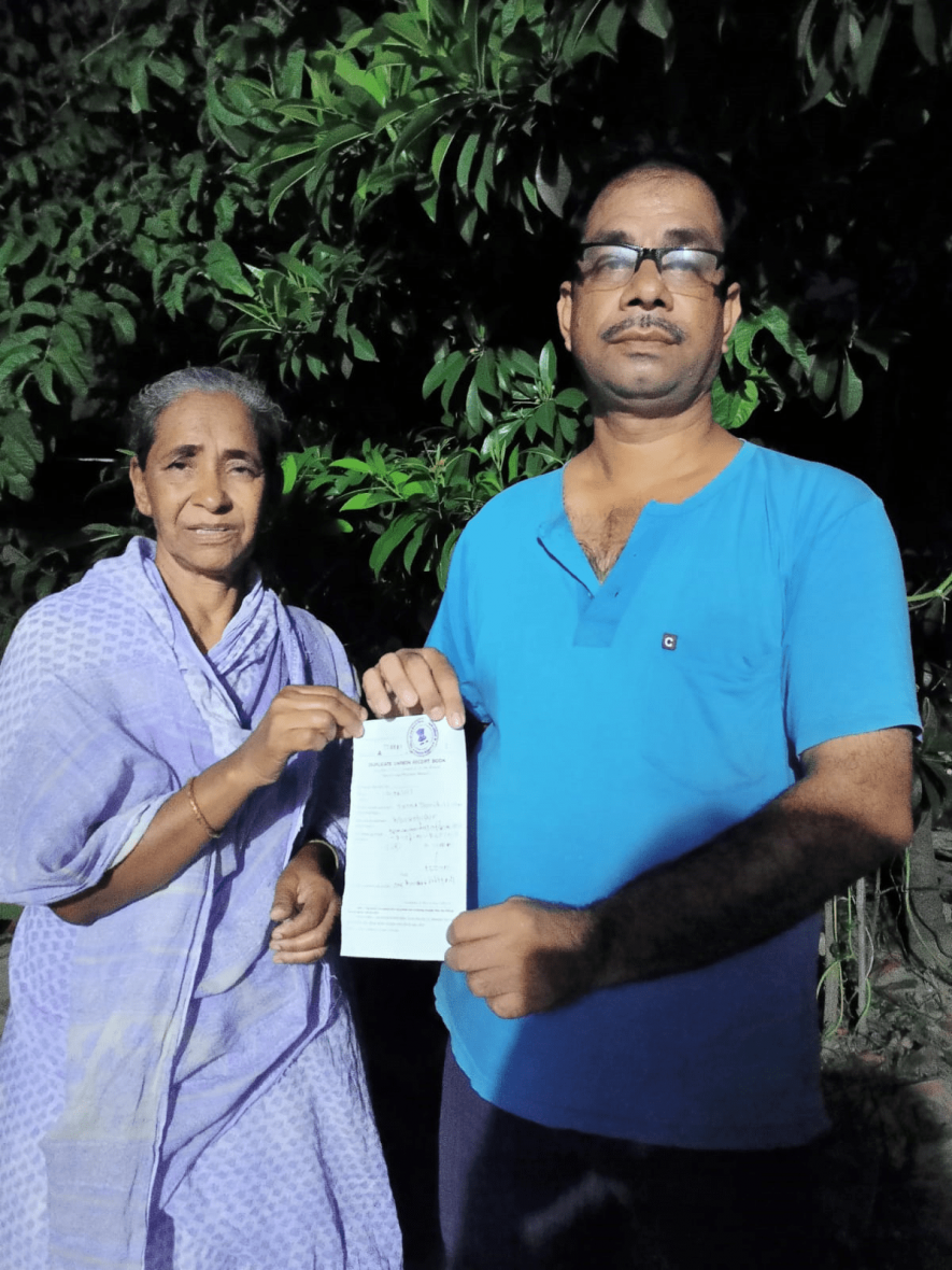 Farm labourer leader Touhidul Islam, who is contesting from Kotulpur village, in West Bengal’s Bankura district, was attacked by TMC members who also abused his mother.