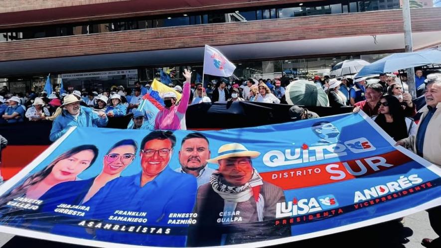 Luisa González and Andrés Arauz of the left-wing Citizens’ Revolution Movement party, accepted their candidacies at the office of the National Electoral Council on June 13. (Photo: Youth Citizens’ Revolution/Twitter)