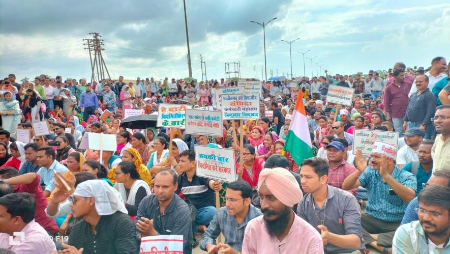 Chhattisgarh: Jal Satyagraha by Contract Workers Against ESMA, to Gherao CM's House on July 14