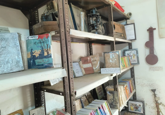 Books and memoirs kept in the Premchand Memorial