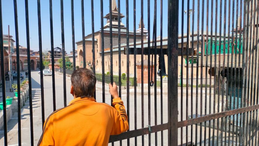 Meanwhile, special prayers for the people of Palestine were held in different mosques across the valley as people expressed solidarity with the victims and called for an end to the war.