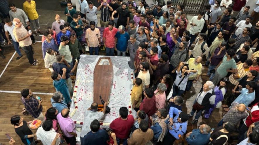 Hundreds of emotional students and teachers gathered to pay homage as his mortal remains were brought to the Union office in the University.