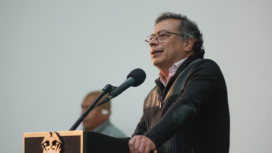 Gustavo Petro speaking at an event of victims of state crimes in Antioquia on October 8. Photo: Joel González / Presidencia Colombia