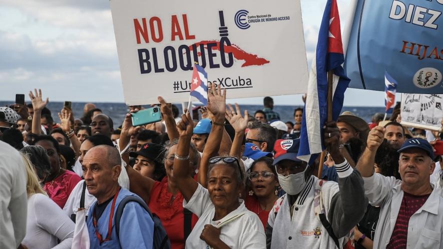 Over half a million Cubans filled the Malecón on Friday December 20 in a massive march against the US blockade. Photo: Presidencia Cuba