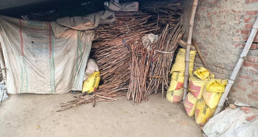 Dry sugarcane used as firewood in the village (Photo - Ramji Mishra, 101Reporters).