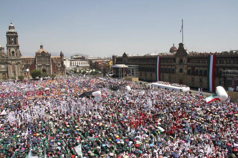 The Zócalo overflowing with people on March 9. Photo: Clara Brugada / X