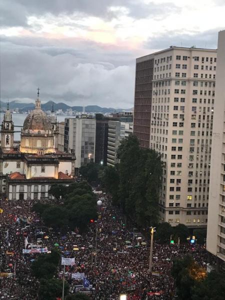 Protest-in-defense-of-education-in-Brazil-1-768x1024.jpg