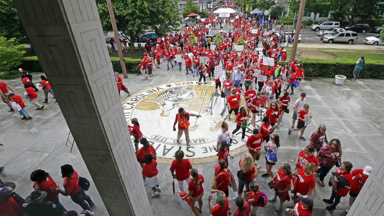 ct-thousands-of-north-carolina-teachers-march--001.jpg