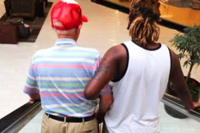 In the Shopping Mall: Unveiling a Shocking Kidnapping and a Dark Conspiracy!