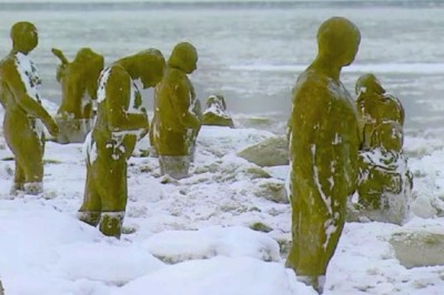 An Unexpected Art Exhibition Unveiled in the Midst of Chaos