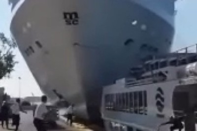 Hilarious Sailing Fiasco: Watch a Ship Go Rogue and Chaos Ensue in the Port!